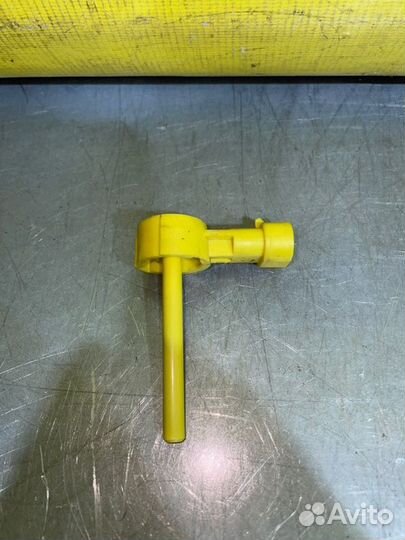 Датчик уровня тормозной жидкости Opel Astra J