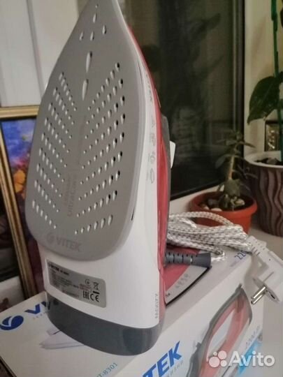 Утюг Vitek новый