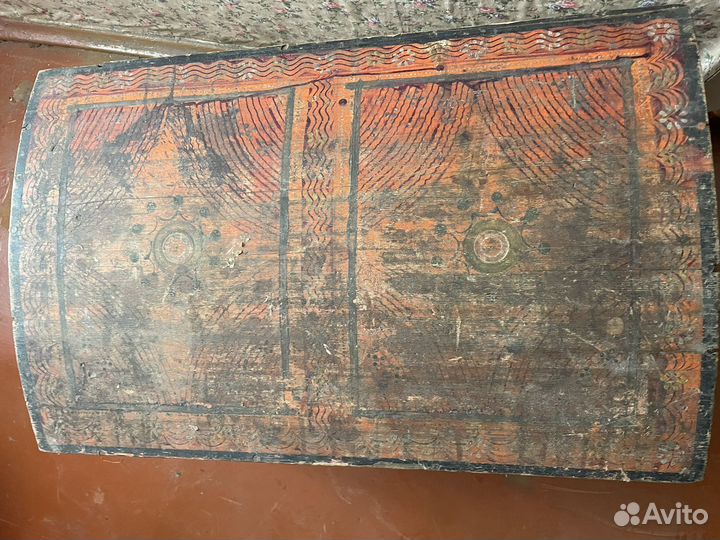 Сундук старинный и чемоданы СССР