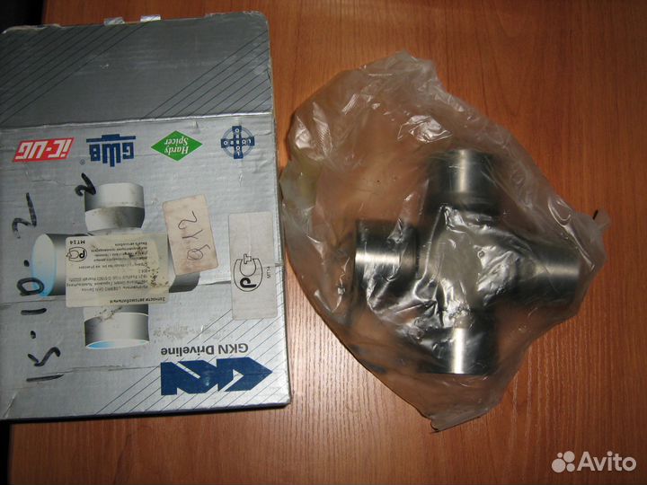 Крестовина карданного вала GKN № U811 (50x131)