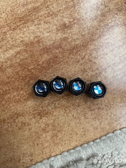 Продам колпачки на бмв 4штуки