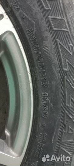 Bridgestone Blizzak DM-V1 225/65 R17