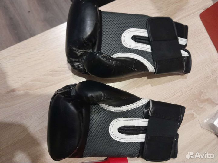 Боксерские перчатки 12 oz everlast