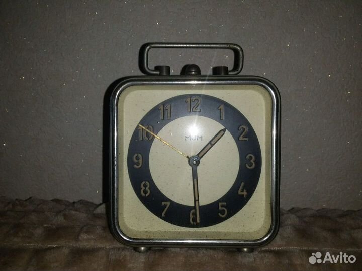 Часы -будильники ссср: мом; слава