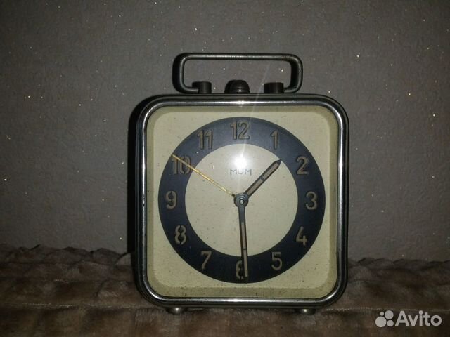 Часы -будильники ссср: мом; слава