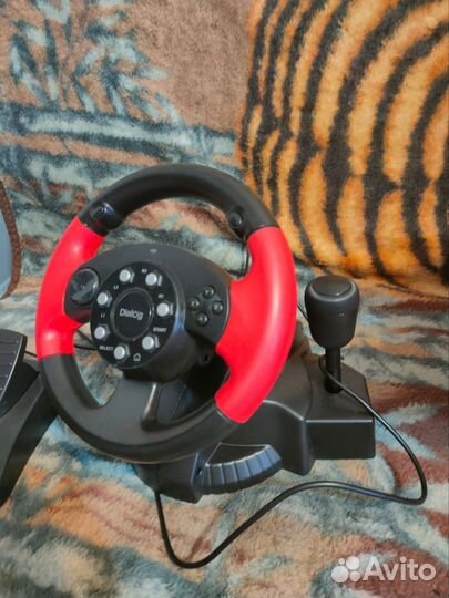 Игровой руль с педалями