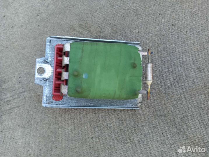 Резистор отопителя Volkswagen Passat B5