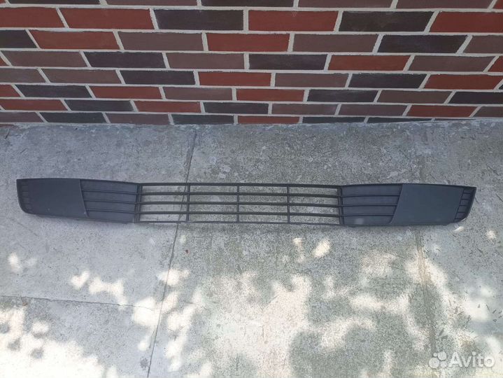 Решётка радиатора нижняя Шкода Октавия А7 дорест