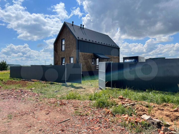 Дом 100 м² на участке 5 сот.