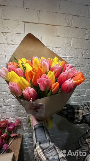 Мобильный фотограф букет тюльпанов