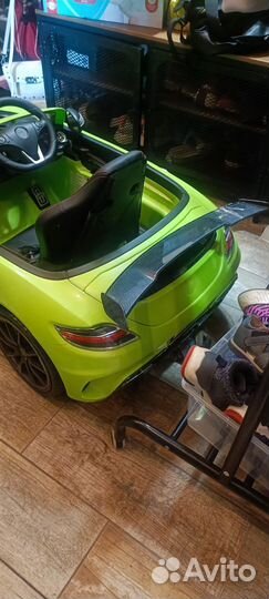 Машина на пульте управления большая