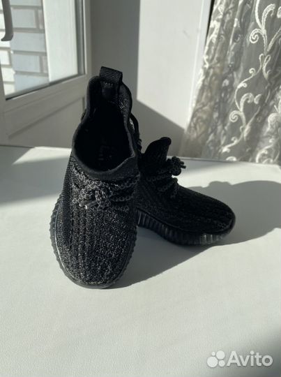 Yeezy, изи 23р
