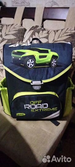 Продам портфель школьный