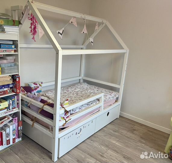 Детская кровать домик