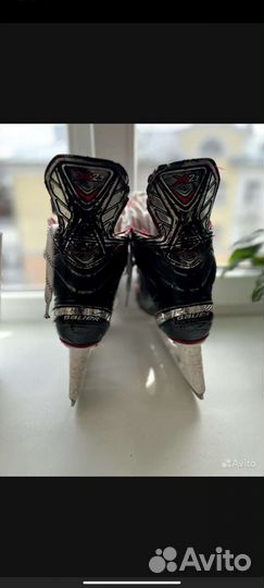 Хоккейные коньки bauer