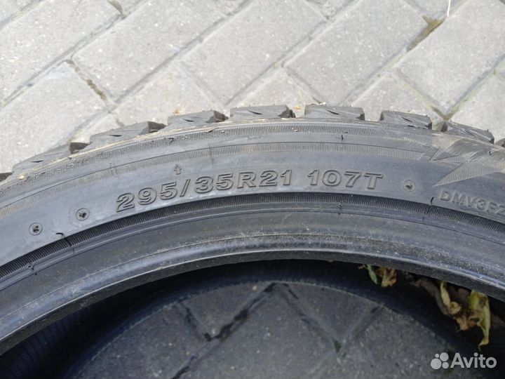 Bridgestone Blizzak DM-V3 295/35 R21 107T