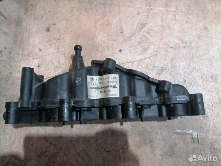 Впускной коллектор правый Audi Q7 внедорожник 3.0