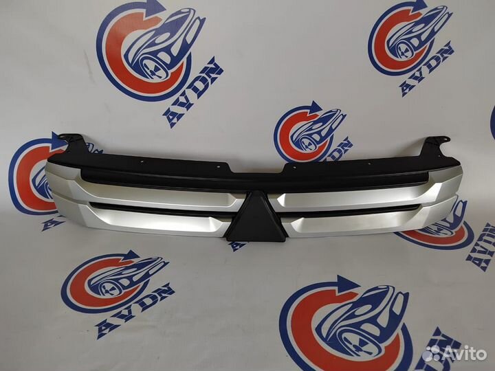 Решетка радиатора Mitsubishi Outlander 14-15