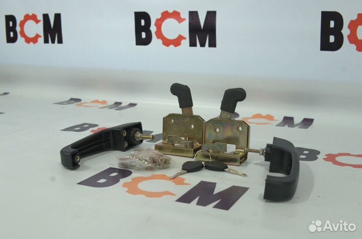 Ручки с замками кабины K-T