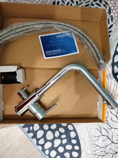 Смеситель для кухни с выходом для питьевой воды