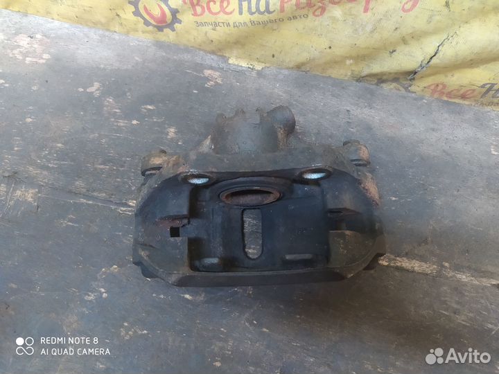 Суппорт передний правый Peugeot 206