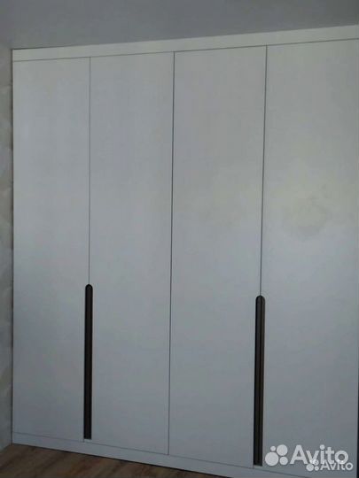 Шкаф распашной на заказ