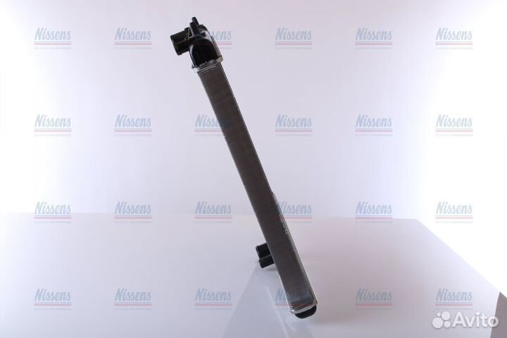 Радиатор охлаждения nissens 63689A
