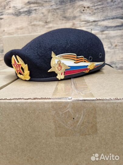 Берет черный отбитый