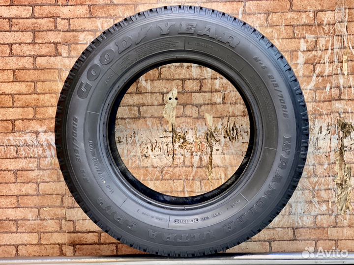 Goodyear Wrangler Ultra Grip 215/70 R16 100T