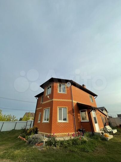 Коттедж 138,6 м² на участке 9,5 сот.