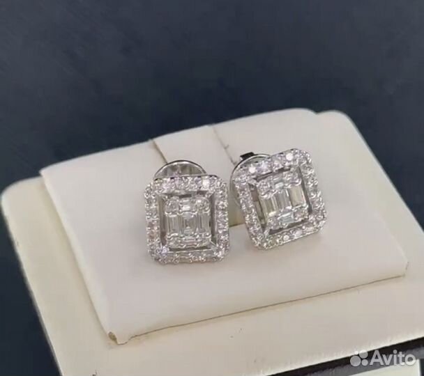 Золотые серьги с бриллиантами