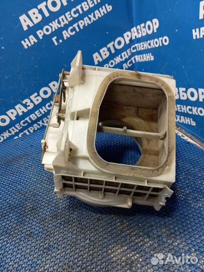 Корпус мотора печки Mitsubishi Colt купе 4G92 1999
