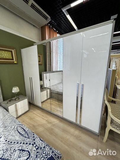 Комплект мебели в спальню