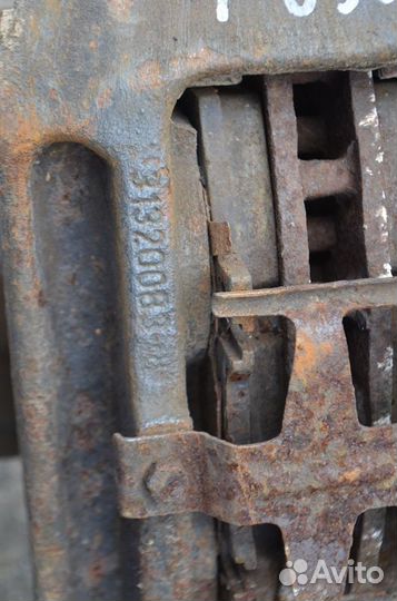 Суппорт переднего моста, левый mercedes-benz Atego