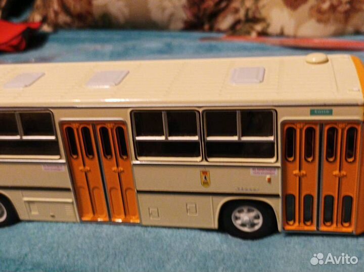 Автобус модель Ikarus 260 BVG