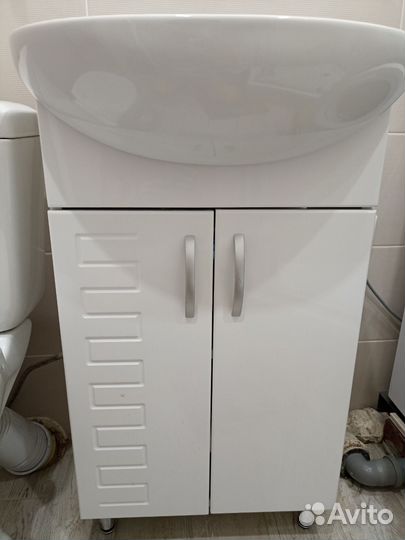 Тумба с раковиной для ванной