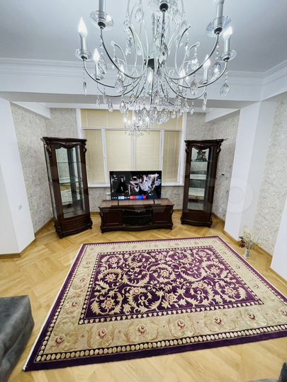 2-к. квартира, 83 м², 4/14 эт.