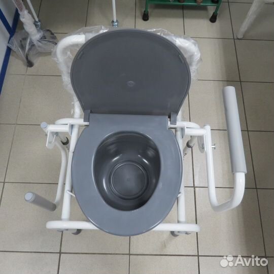 Кресло-туалет обычное и с подлокотниками