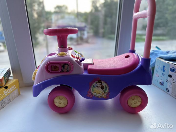 Машинка каталка толокар