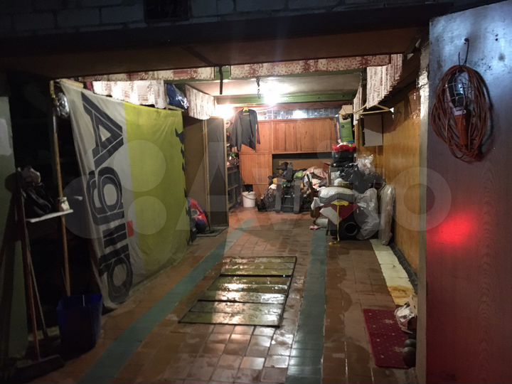 Гараж, > 30 м²