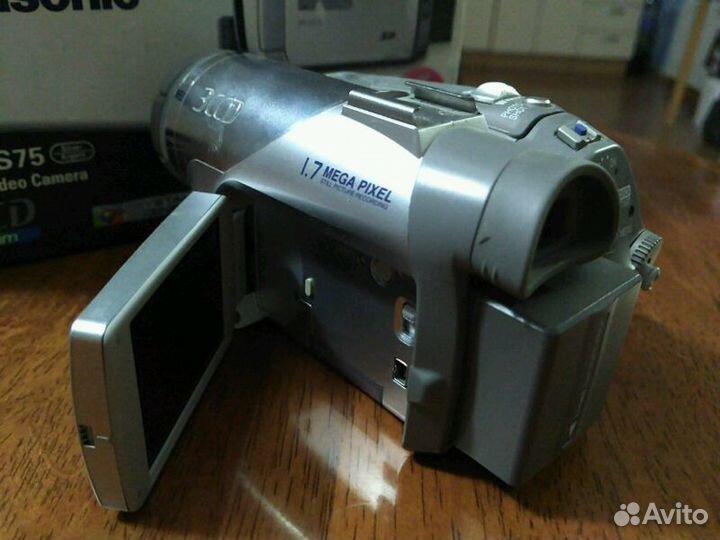 Видеокамера Panasonic NV-GS75