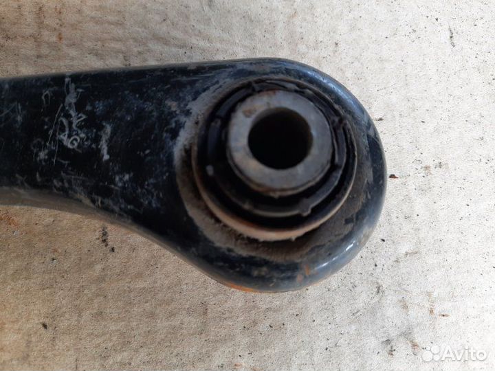 Рычаг поперечный задний правый Volkswagen Tiguan