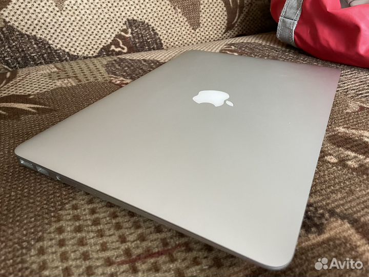 Apple MacBook Air 13-inch, Early 2014