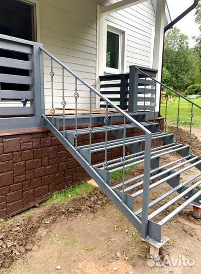 Лестница для загородного дома