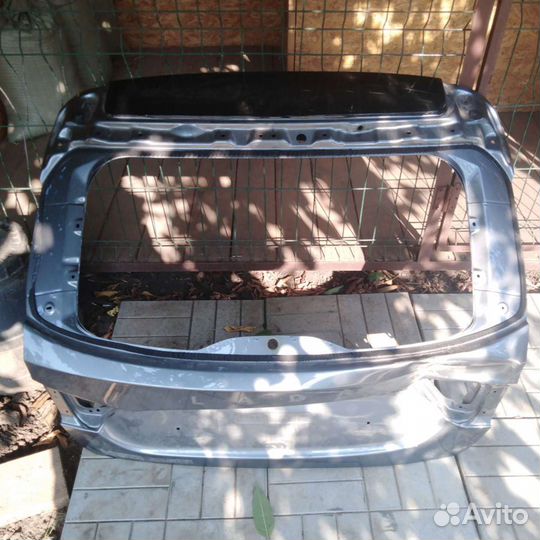 Крышка багажника Лада Веста Кросс и SW