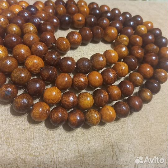 Бусы из дерева