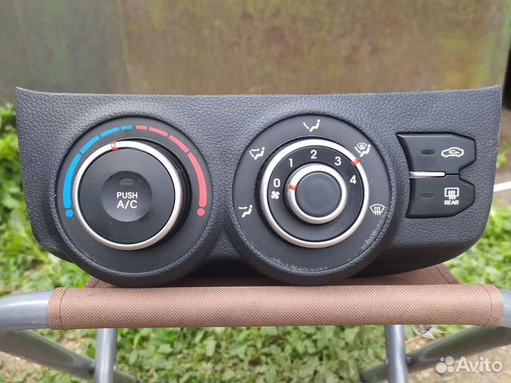 Блок управления печкой Kia Rio 3