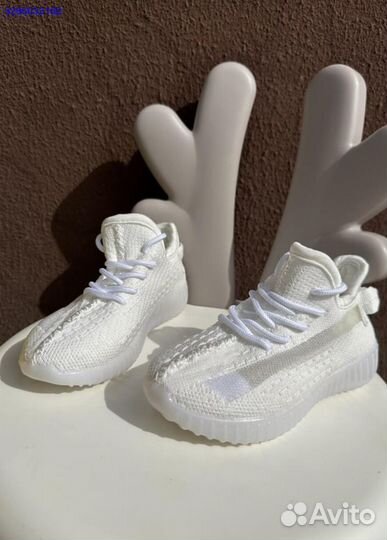 Белые кроссовки Adidas Yeezy Boost 350 для детей