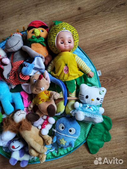 Мягкие игрушки, рюкзачок, мешки для подарков