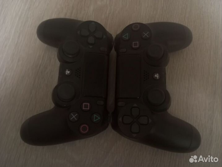 Sony playstation 4 с двумя джойстиками